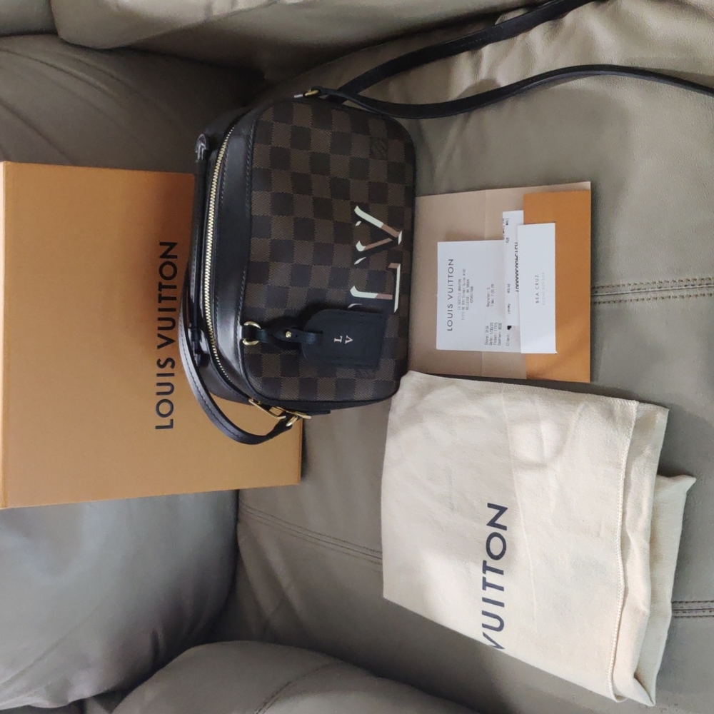 Authentic Louis Vuitton Santa Monica handbag/crossbody.
